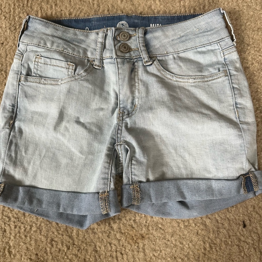 Lightwash Shorts